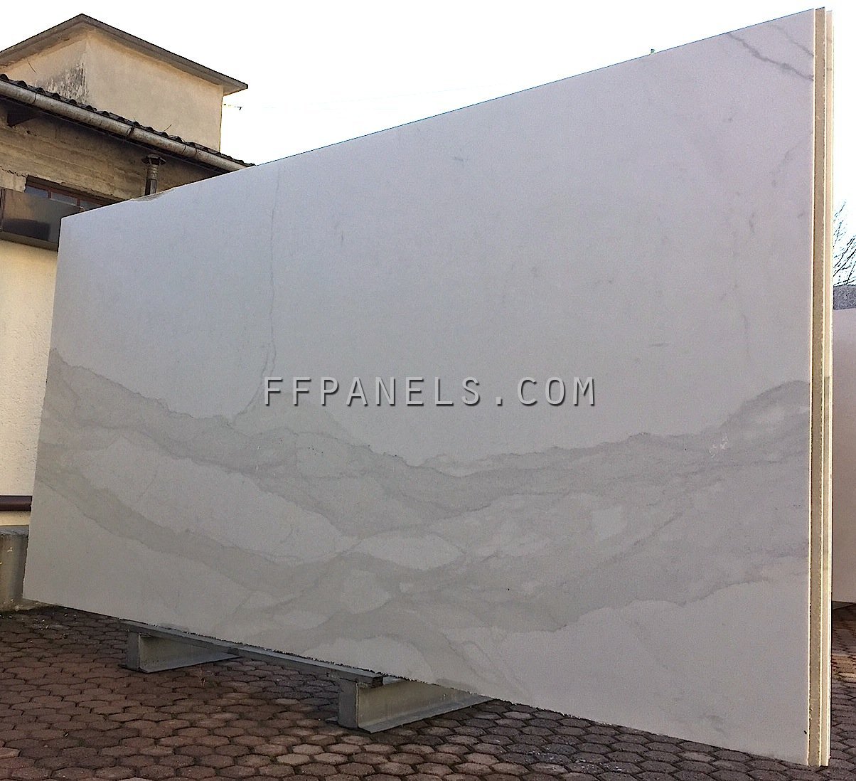 A_FABYCOMB® lightweight CALACATTA MARBLE panels