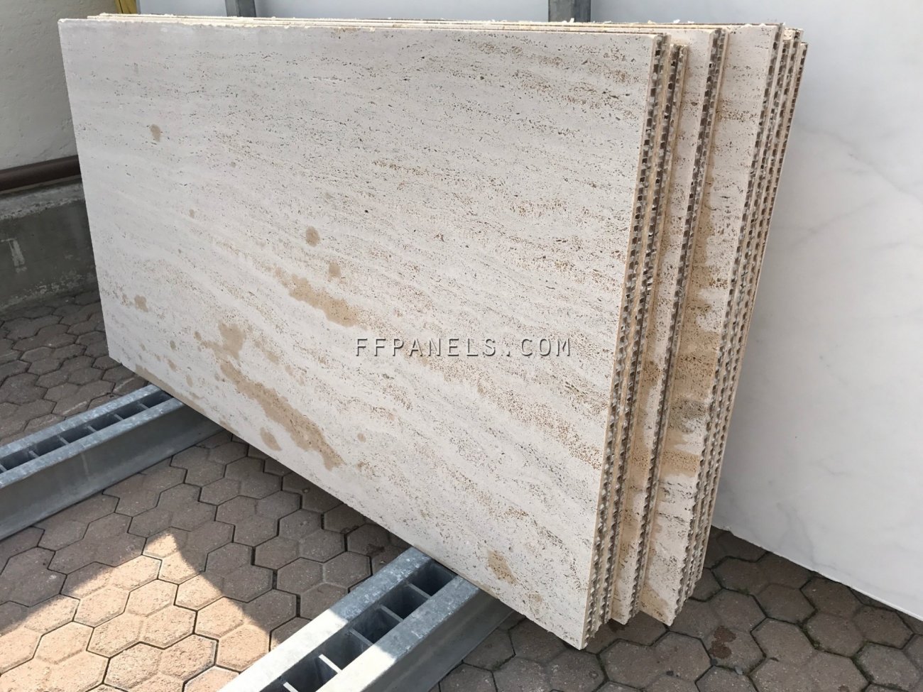 FABYCOMB® lightweight TRAVERTINO MARBLE panels