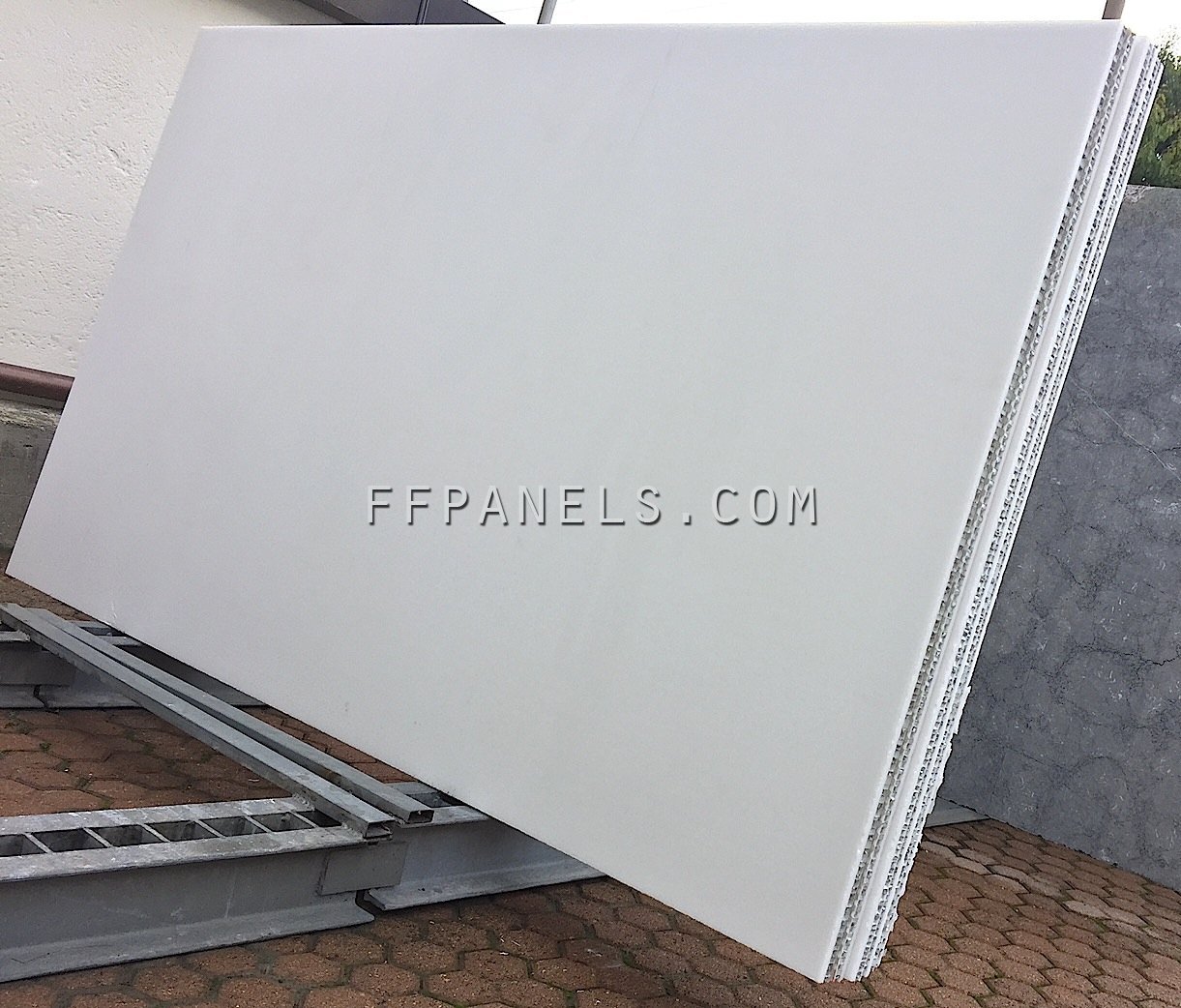 FABYCOMB® lightweight THASSOS MARBLE panels