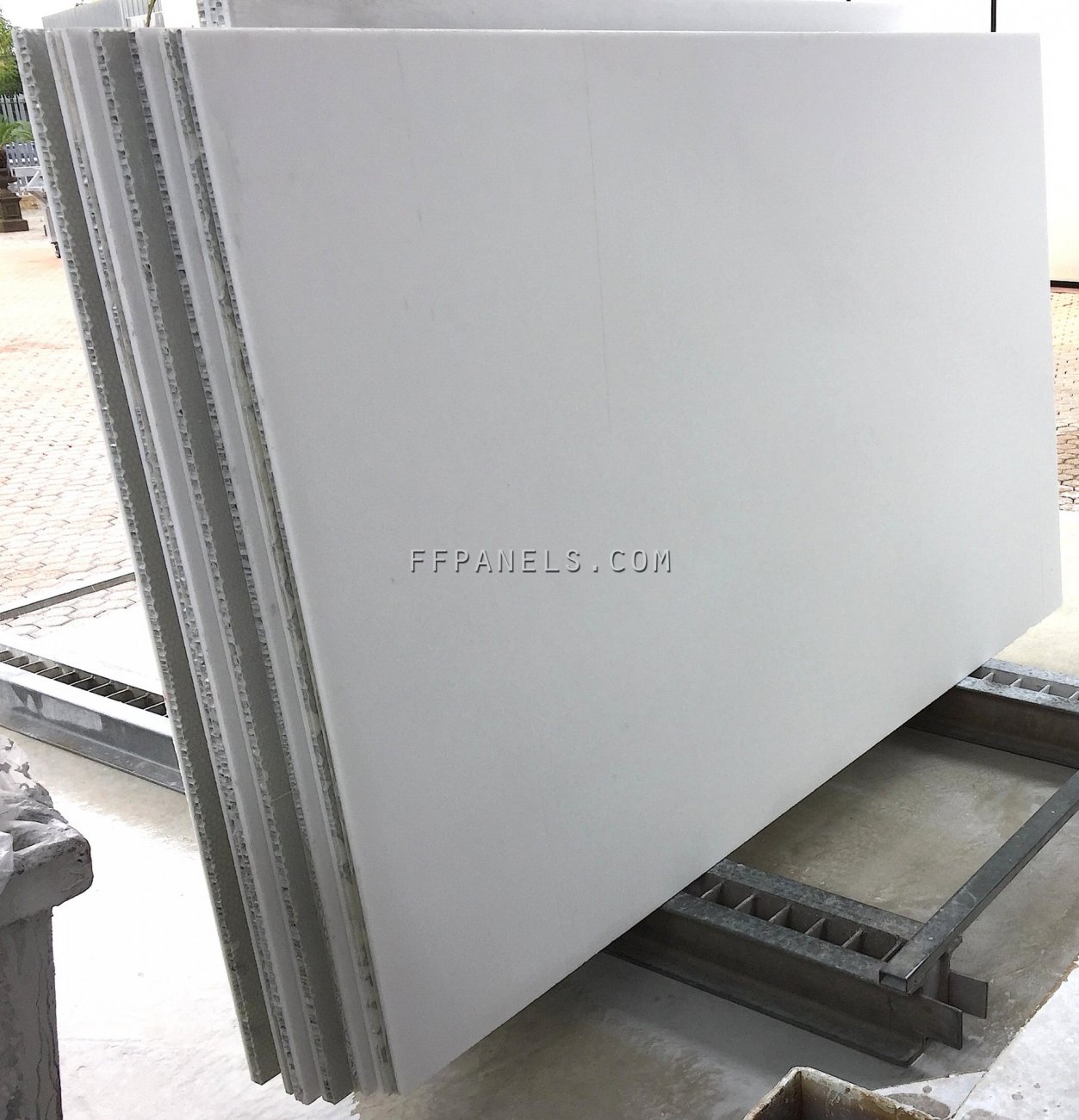 FABYCOMB® lightweight THASSOS MARBLE panels