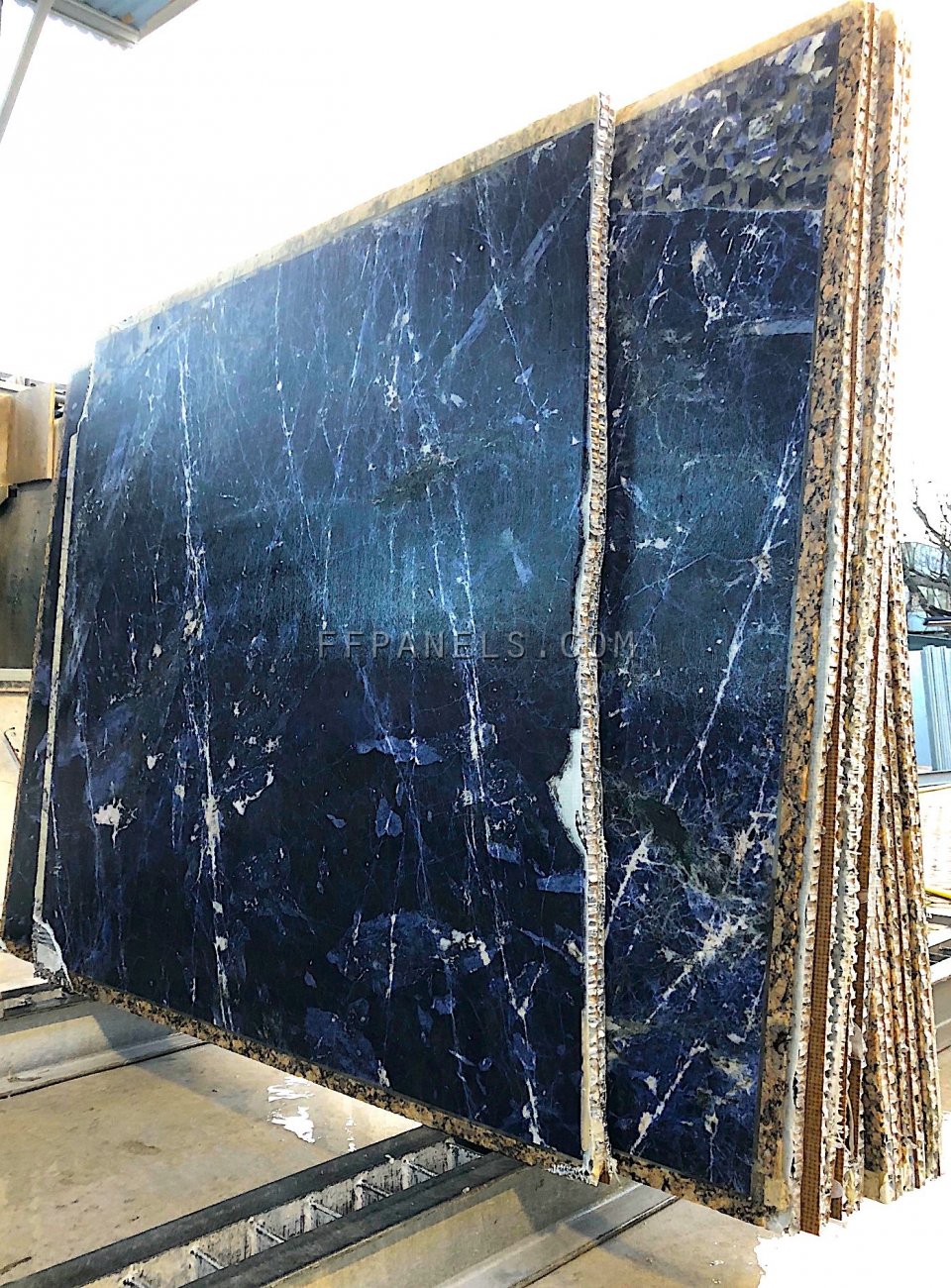 FABYCOMB® lightweight SODALITE BLU GRANITE panels